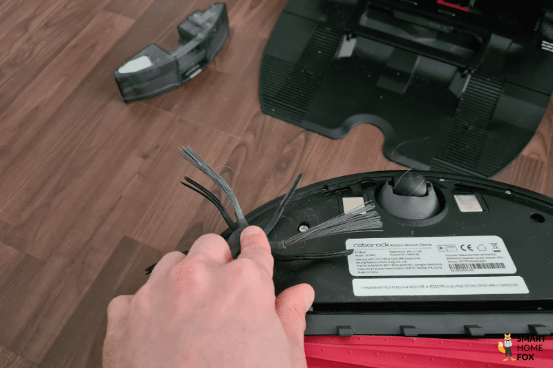 Длина боковой щетки Roborock S7 MaxV Ultra в сравнении со щеткой конкурента